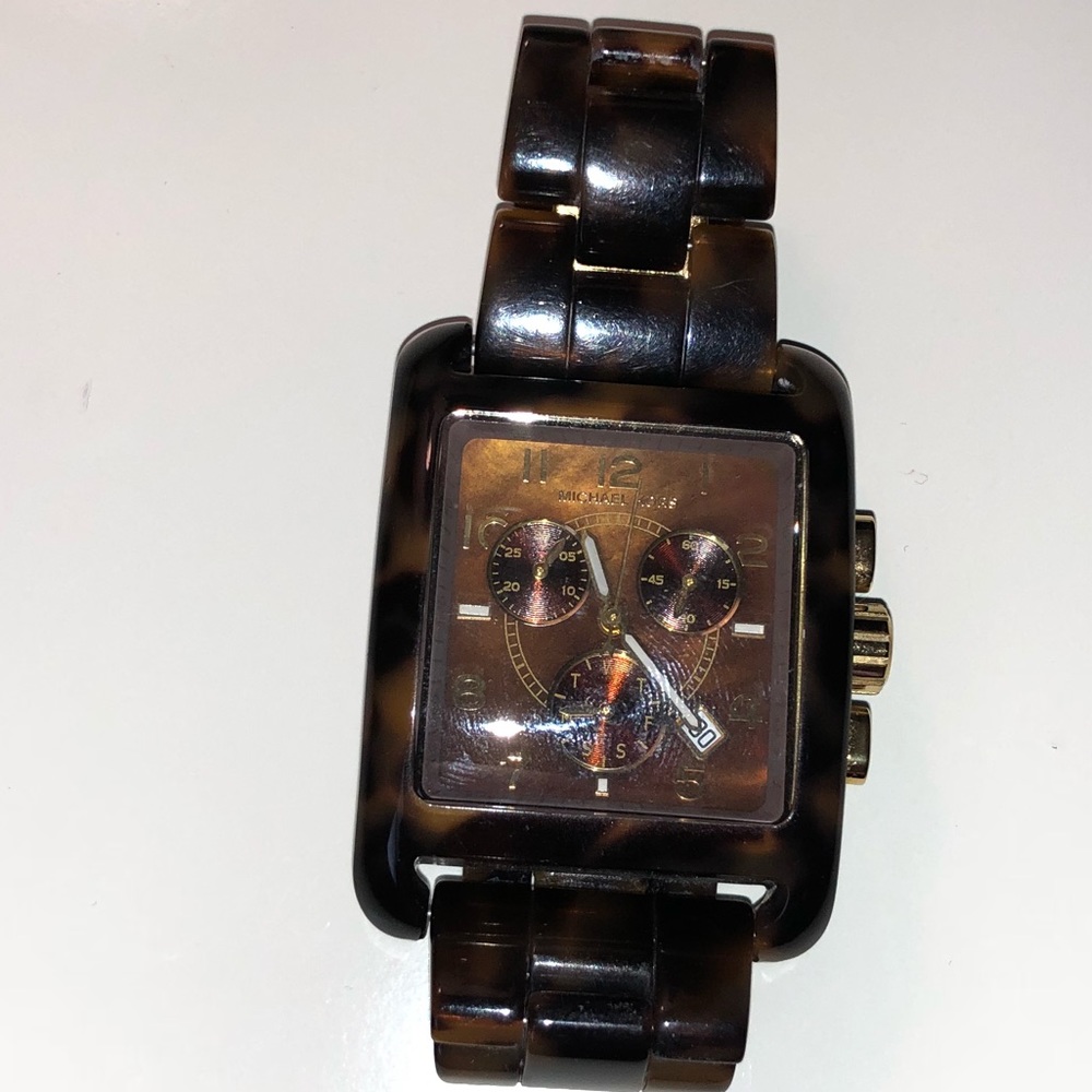 Michael kors cheatah print watch